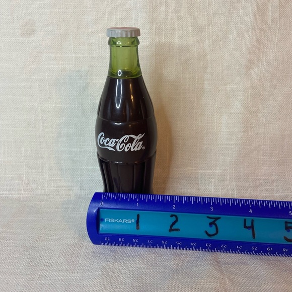 Vintage COCA COLA DANCING BEAR Burger King Toy 1999 & Ceramic S&P Shakers - Picture 4 of 8